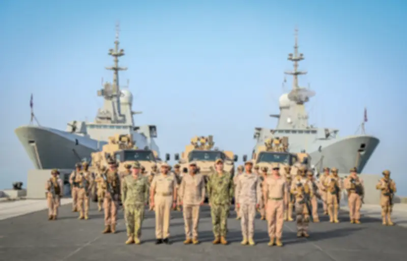 القوات البحرية السعودية والأمريكية تنفذان تمرين "المدافع الأزرق 26" في جدة