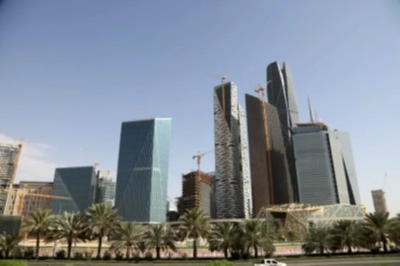 السعودية تسجل عجزاً في الموازنة بـ 276.61 مليار ريال لعام 2025 مع ارتفاع الإيرادات غير النفطية