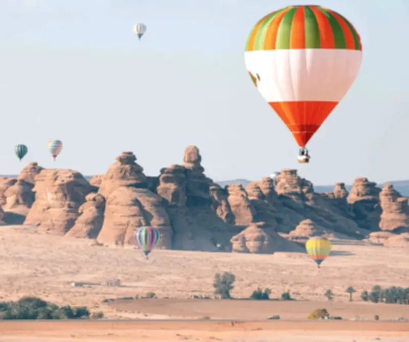 السياحة السعودية تحقق أعلى إنفاق تاريخي يتجاوز 300 مليار ريال في 2025