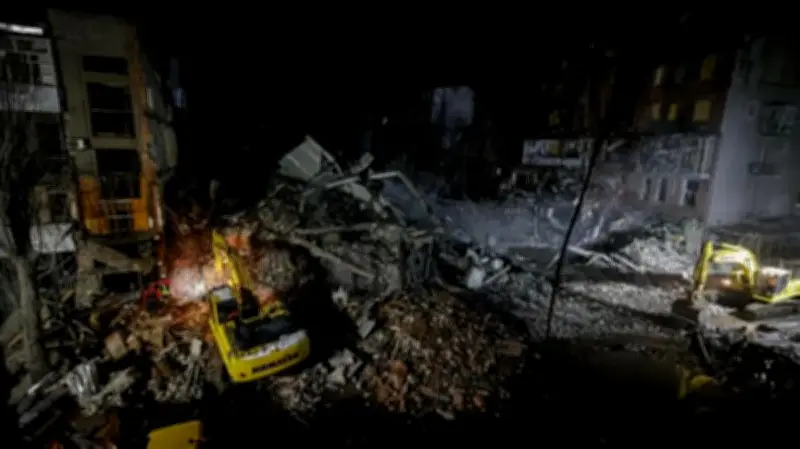 روسيا تشن هجوماً جوياً واسعاً على أوكرانيا باستخدام 447 صاروخاً وطائرة مسيرة