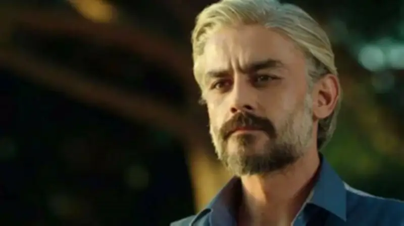 وفاة الفنان التركي كانبولات جوركيم أرسلان إثر أزمة قلبية مفاجئة عن عمر 45 عاماً