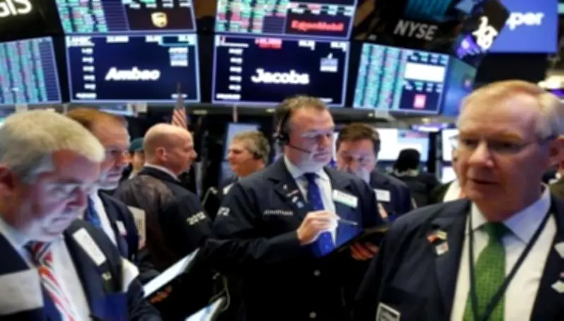 ارتفاع الأسهم الأمريكية قبيل صدور محضر الفيدرالي: داو جونز يسجل 49,660 نقطة