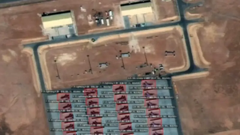 صور الأقمار الصناعية تكشف عن حشد عسكري أميركي غير مسبوق في الأردن مع 68 طائرة نقل