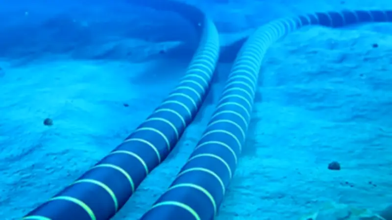 كابل بيانات بقيمة 700 مليون دولار يربط الإمارات بتركيا عبر العراق لتعزيز الربط الرقمي