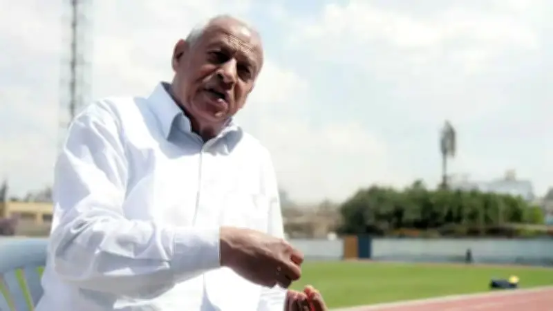 الرياضة المصرية تفقد أسطورة الستينيات: وفاة مصطفى رياض عن 86 عاماً بعد مسيرة حافلة