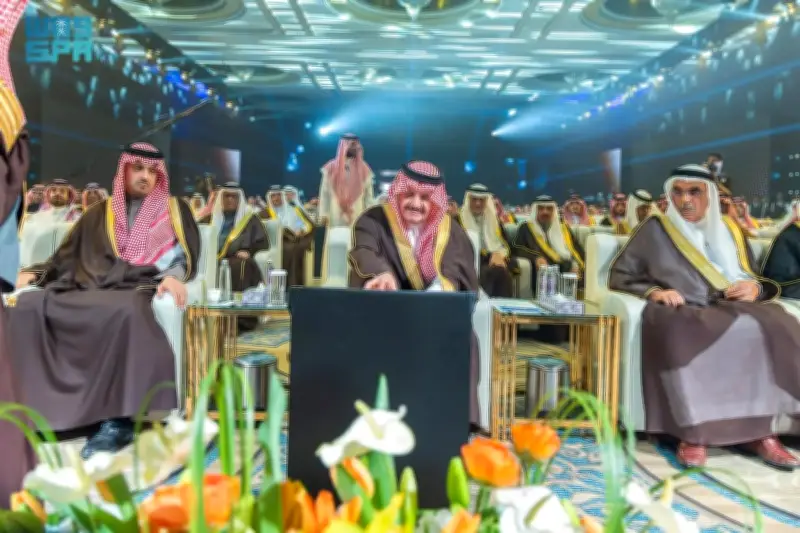 أمير الشرقية يدشن مشروع الواجهة البحرية الجديدة في الدمام باستثمارات 98 مليار ريال