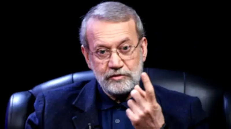 لاريجاني يصل عُمان حاملاً الرد الإيراني على واشنطن بشأن المفاوضات النووية وسط وساطة عُمانية