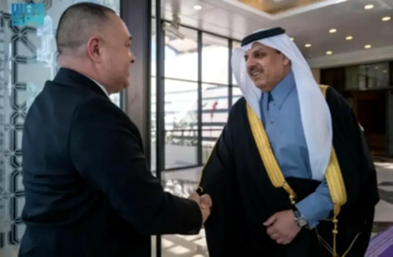 نائب وزير الداخلية المكلّف يستقبل نظيره القرغيزي لتعزيز التعاون الأمني