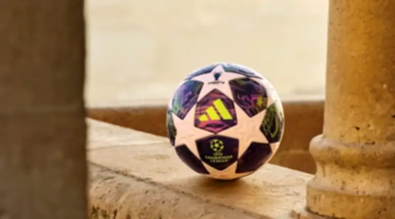 كرة نهائي دوري الأبطال تستلهم هوية بودابست في تصميم مستوحى من تاريخ مدينتين