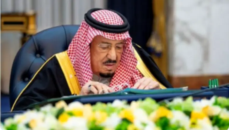 الملك سلمان يرأس جلسة مجلس الوزراء ويؤكد دعم مخرجات التحالف الدولي لهزيمة داعش