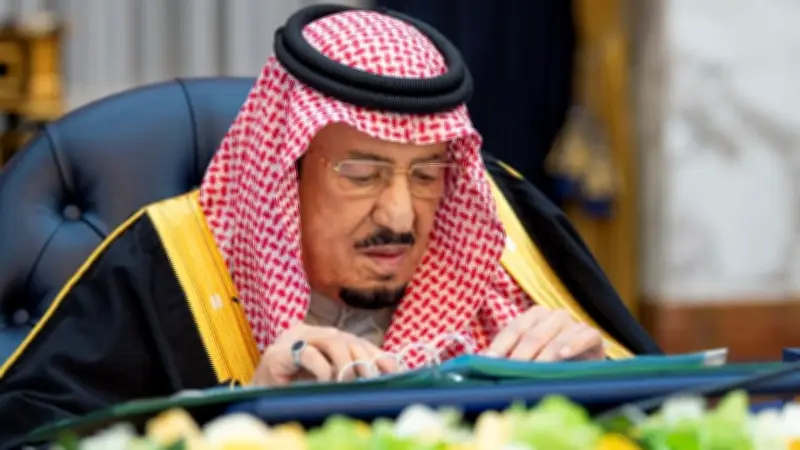 مجلس الوزراء السعودي يؤكد موقفه من القضية الفلسطينية ويدعم الشراكات الدولية في جلسة قيادية