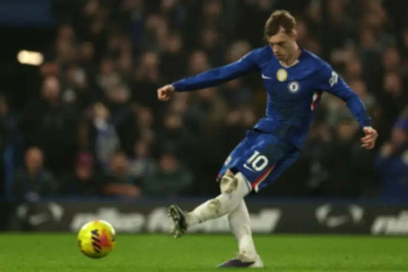 تشلسي يضيع فرصة الصعود بتعادل مثير مع ليدز في الدوري الإنجليزي