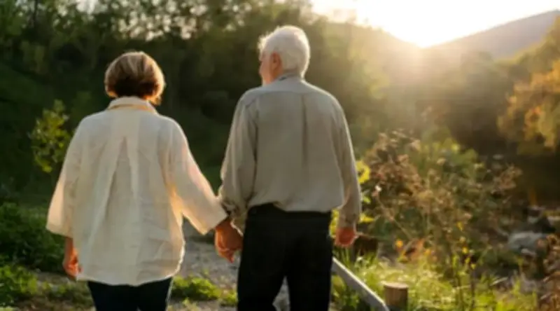 دراسة حديثة تكشف: تمارين المقاومة والتوازن مع البروتين تحارب الساركوبينيا لدى كبار السن