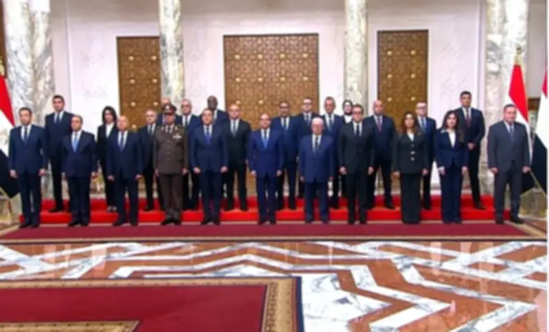 السيسي يشهد أداء الحكومة المصرية الجديدة اليمين الدستورية في القاهرة