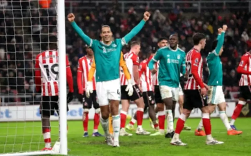 ليفربول يعود للفوز بصعوبة أمام سندرلاند ويحافظ على آماله الأوروبية