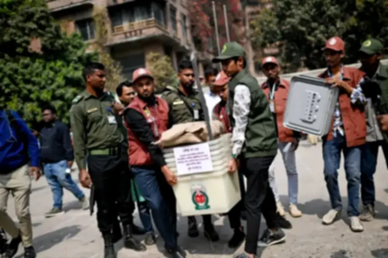 بدء التصويت في أول انتخابات برلمانية ببنغلاديش بعد الفترة الانتقالية