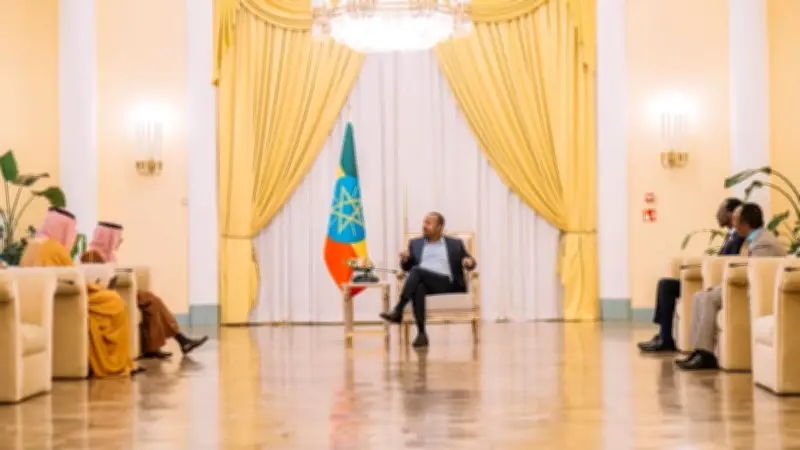 لقاء فيصل بن فرحان مع آبي أحمد: دبلوماسية سعودية لتهدئة التوترات في القرن الإفريقي