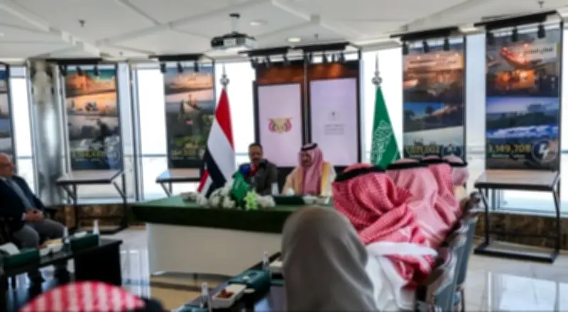 البرنامج السعودي لإعمار اليمن يوقع اتفاقية لدعم وصيانة الطرق في المحافظات المحررة