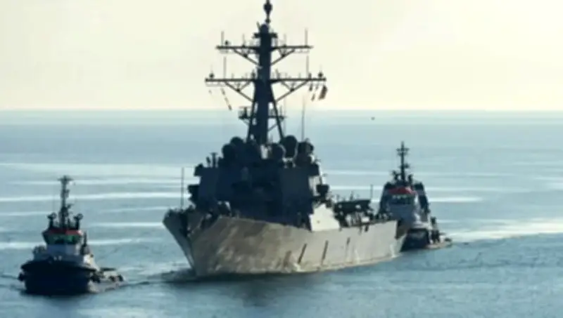 تصادم سفينتين أمريكيتين في الكاريبي يسلط الضوء على المخاطر التشغيلية وسط حشد عسكري