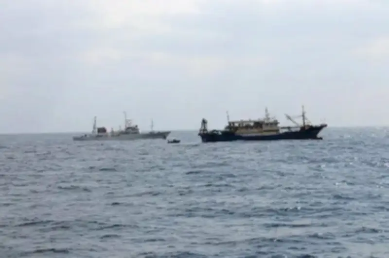 اليابان تحتجز قارب صيد صيني في منطقة اقتصادية حصرية وسط توترات دبلوماسية