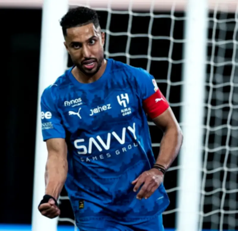 الدوسري يهدد صدارة السومة بعد تعادله مع حمدالله في التسجيل أمام الاتفاق