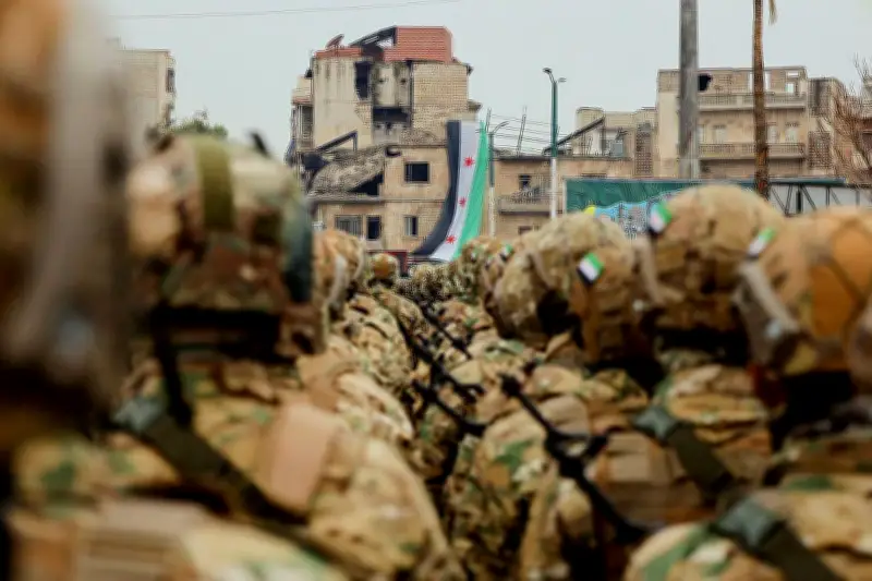 الجيش الأمريكي ينسحب من قاعدتين في سوريا: الشدادي والتنف.. تفاصيل الاستراتيجية والتأثيرات