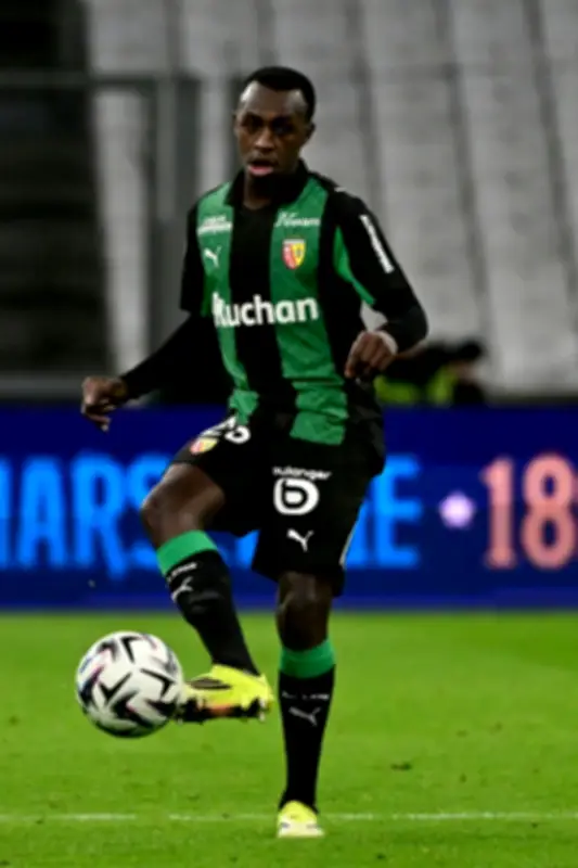 سعود عبد الحميد يقود لنس للصدارة في الدوري الفرنسي بأداء مميز