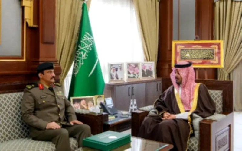 أمير المدينة المنورة يستعرض الاستعدادات الأمنية لخدمة المصلين في المسجد النبوي خلال شهر رمضان