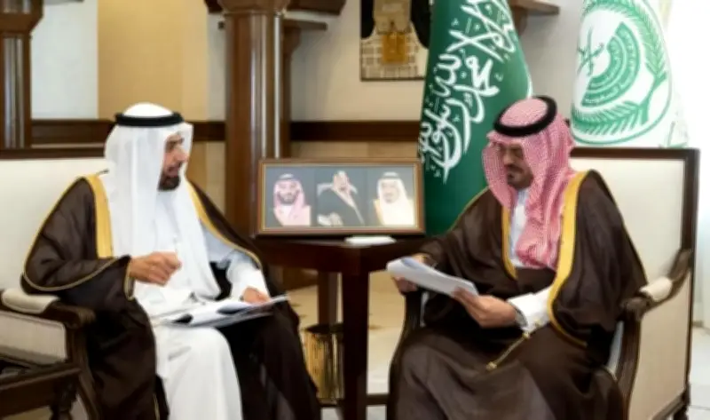 نائب أمير مكة المكرمة يستقبل وزير الحج والعمرة لاستعراض استعدادات رمضان