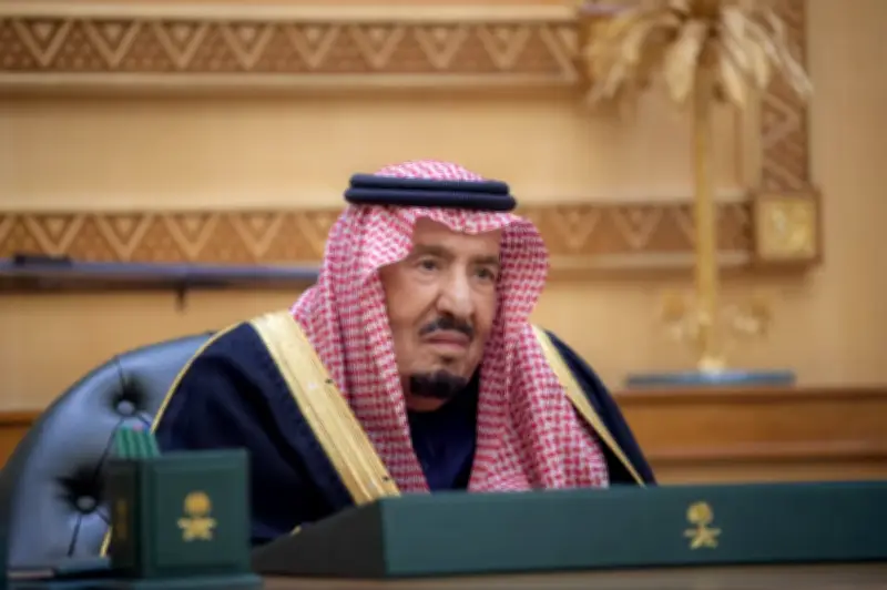 الملك سلمان يصل إلى جدة قادماً من الرياض في زيارة رسمية