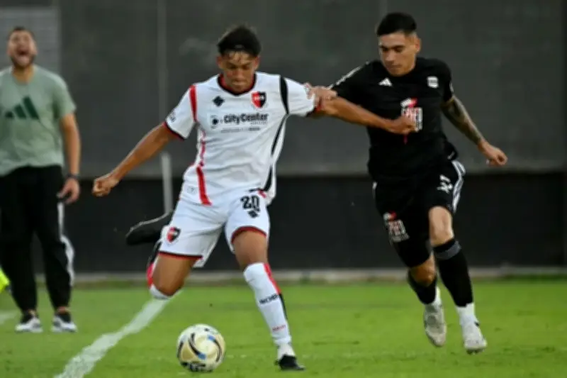 تعادل مثير بين نيولز أولد بويز وديبورتيفو ريسترا في الدوري الأرجنتيني