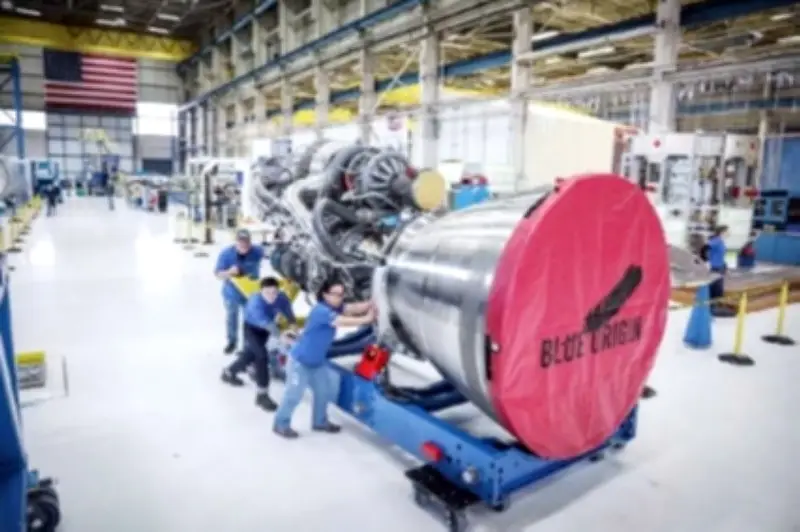 الاقتصاد الأمريكي يشهد تراجعاً طفيفاً في قطاع التصنيع مع استمرار النمو