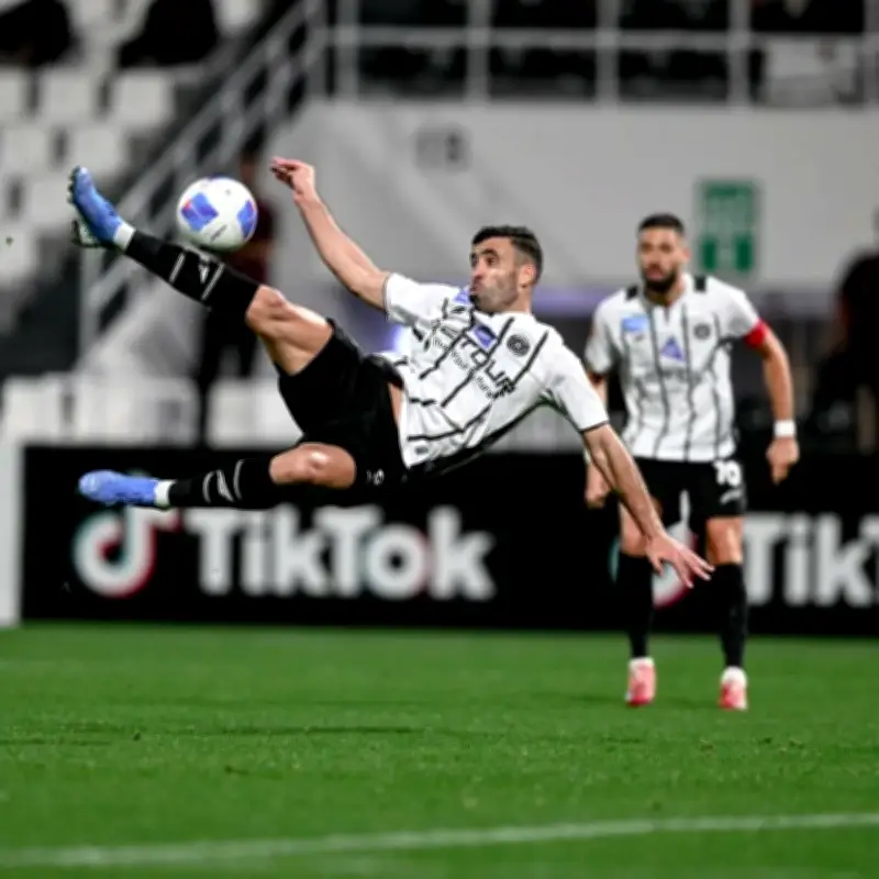 عبدالرزاق حمدالله يدخل التاريخ بسداسية تاريخية في دوري أبطال الخليج