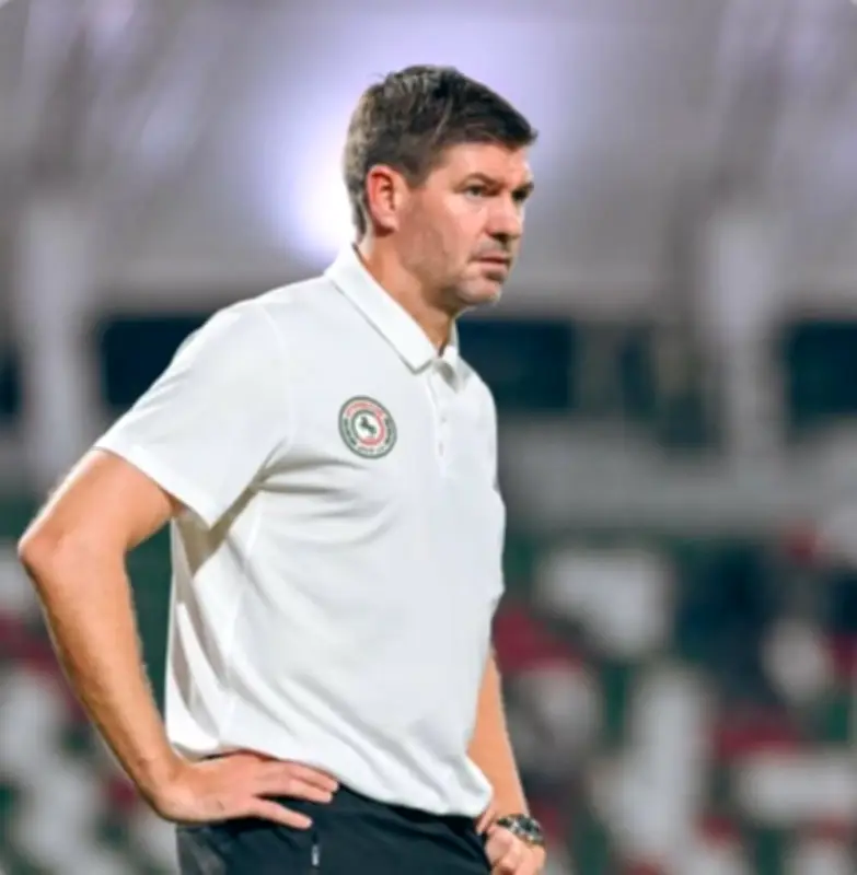 لاعب التعاون يكشف: ستيفن جيرارد كان يجبر لاعبي الاتفاق على التدريب في نهار رمضان