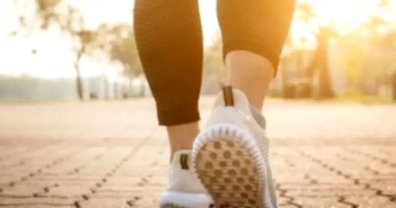 المشي إلى المسجد بعد الطعام: حل بسيط لتحسين الهضم وتنظيم السكر