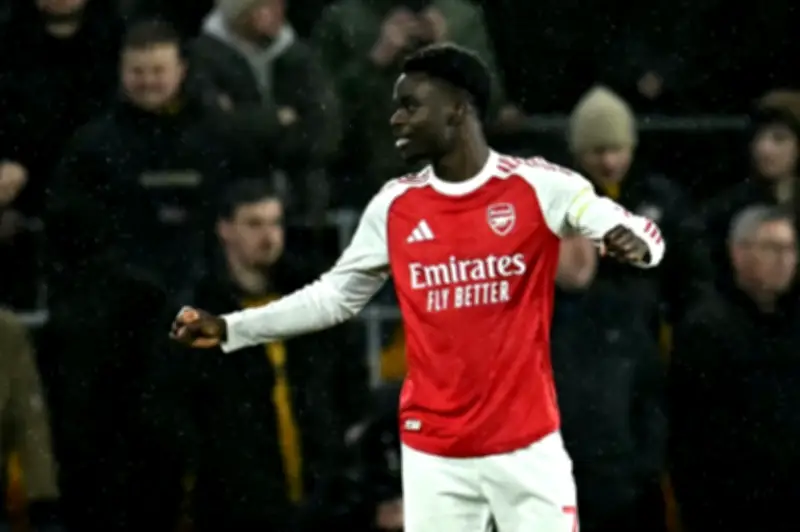 أرسنال يهدر صدارة الدوري الإنجليزي بتعادل مثير أمام ولفرهامبتون