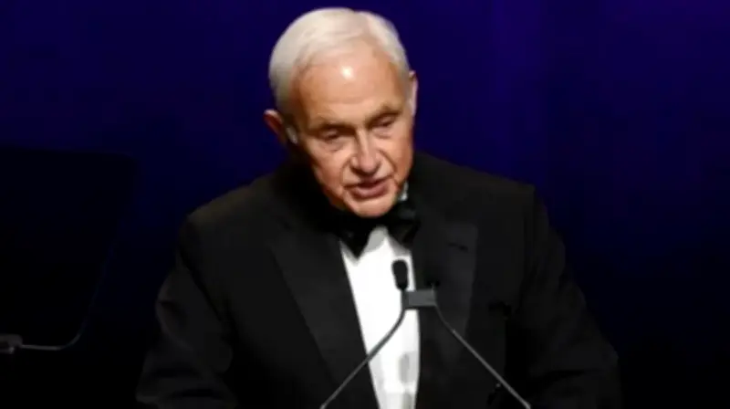 تاجر التجزئة الأمريكي ليس ويكسنر يصرح للكونغرس بأنه خُدع من قبل إبستين