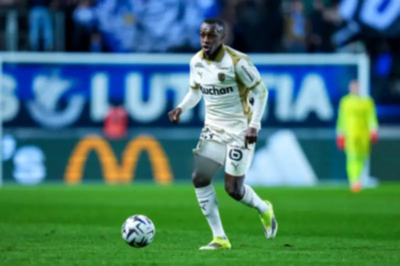 نيوكاسل وإيفرتون يتنافسان على ضم السعودي سعود عبد الحميد في صفقة انتقالية صيفية