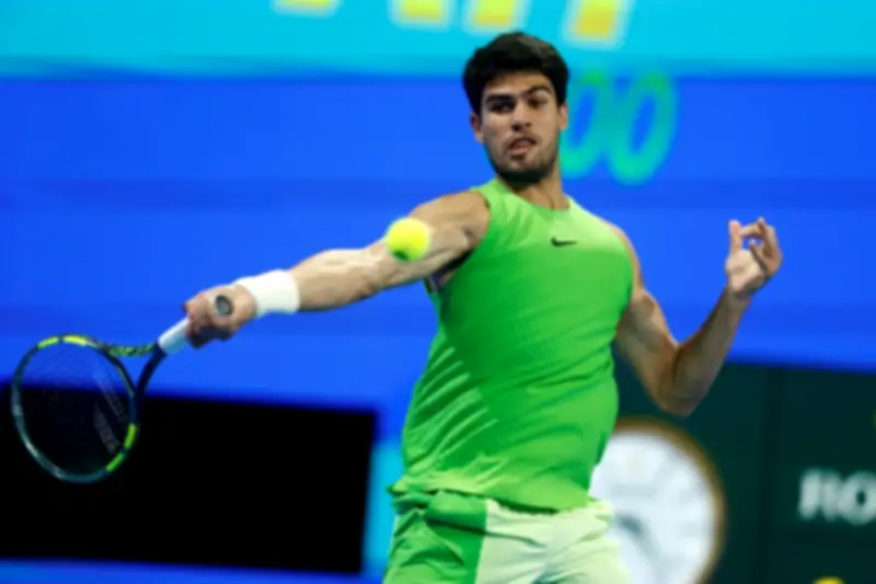 دورة قطر للتنس: ألكاراس يعود من الخلف ليواجه حامل اللقب روبليف في نصف النهائي