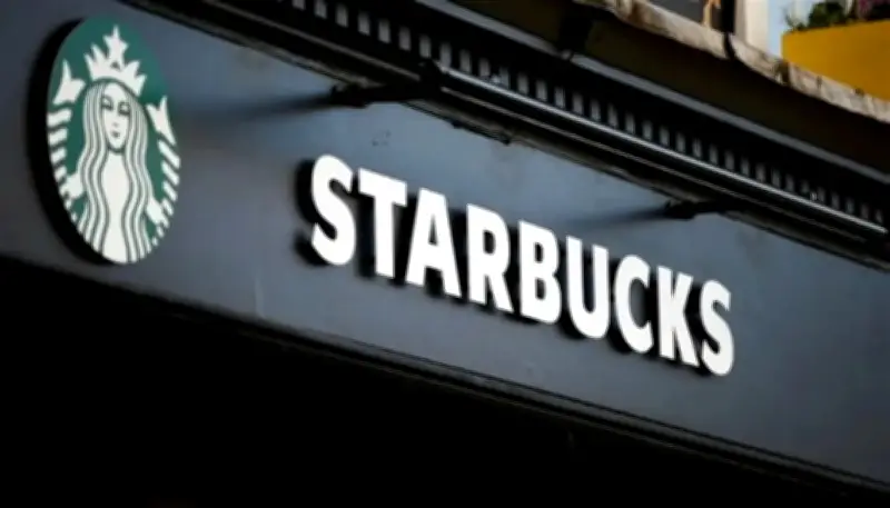 عاصفة حوكمة في ستاربكس: تحالف المستثمرين يطالب بإسقاط أعضاء مجلس الإدارة