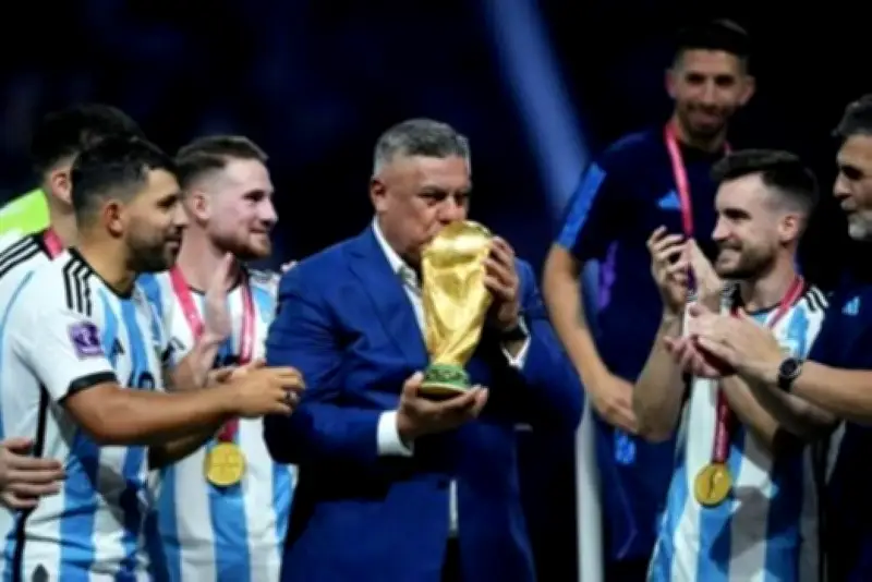 رئيس الاتحاد الأرجنتيني لكرة القدم يواجه حظر سفر بسبب قضية تبييض أموال وتهرب ضريبي