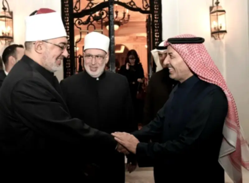 سفير المملكة في مصر يقيم حفل إفطار احتفاءً بيوم التأسيس بحضور وزراء وشخصيات دينية ودبلوماسية