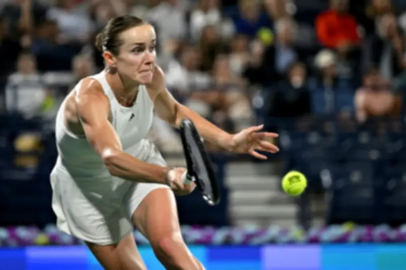 سفيتولينا تتألق في دبي وتتخطى غوف في مواجهة ماراثونية لمواجهة بيغولا في النهائي