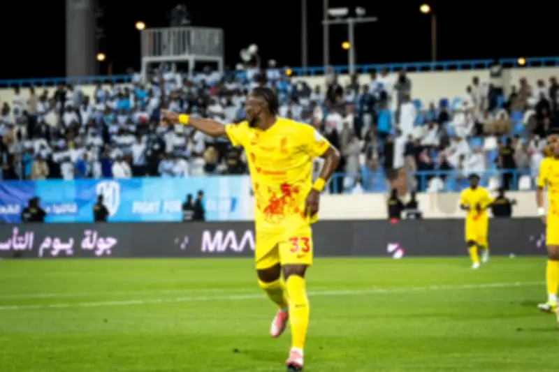 هاتريك كينيوني يقود القادسية لاكتساح الأخدود برباعية ويثبت أقدامه بالمربع الذهبي