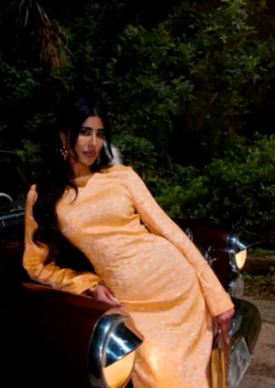 ليلى عبدالله وفاطمة الصفي تعيدان إحياء موضة التسعينات بروح معاصرة في مسلسلهما الرمضاني