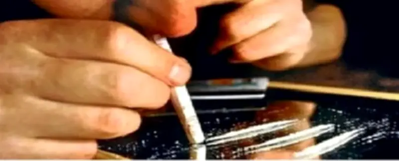 شاب مصري يحرق نفسه بعد رفض والدته تمويل شراء المخدرات في حادثة صادمة