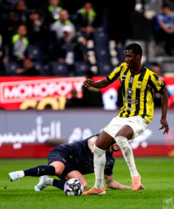 محمدو دومبيا.. نجم الاتحاد المتألق في كلاسيكو الهلال بالدوري السعودي