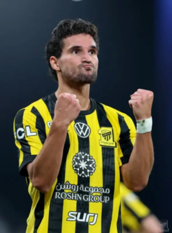 عوار يصف شعوره بالغرابة أمام بنزيما.. وبونو: التعادل أحبط الهلال