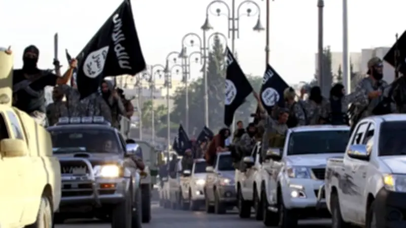 تنظيم داعش يشن هجمات جديدة في سوريا ويتوعد الرئيس الشرع بمصير الأسد