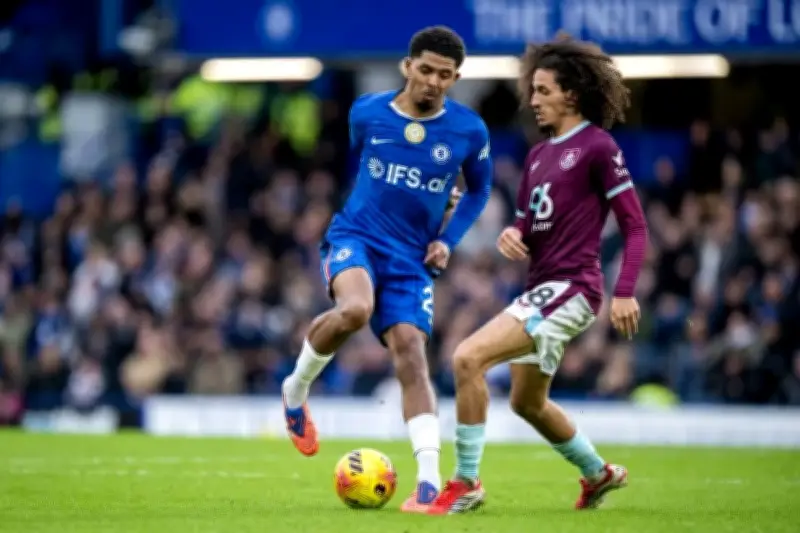 رسائل الكراهية تهز الدوري الإنجليزي: دعم تونسي للاعب حنبعل المجبري بعد إساءات عنصرية